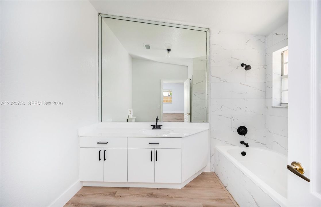 Active With Contract: $3,000 (3 beds, 2 baths, 1723 Square Feet)