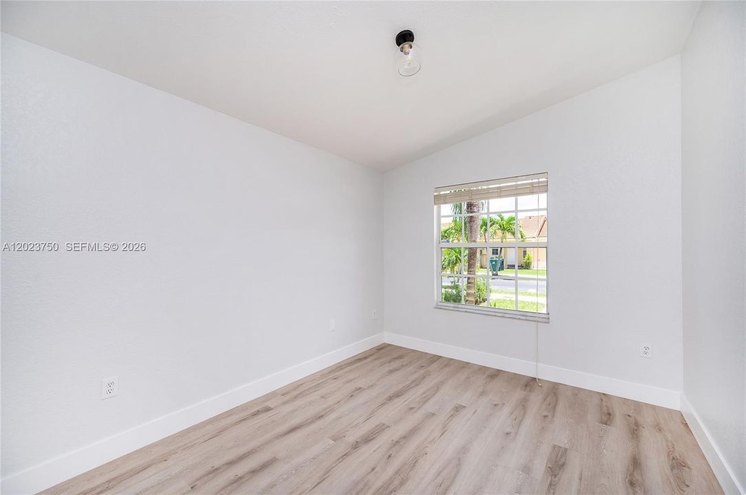 Active With Contract: $3,000 (3 beds, 2 baths, 1723 Square Feet)