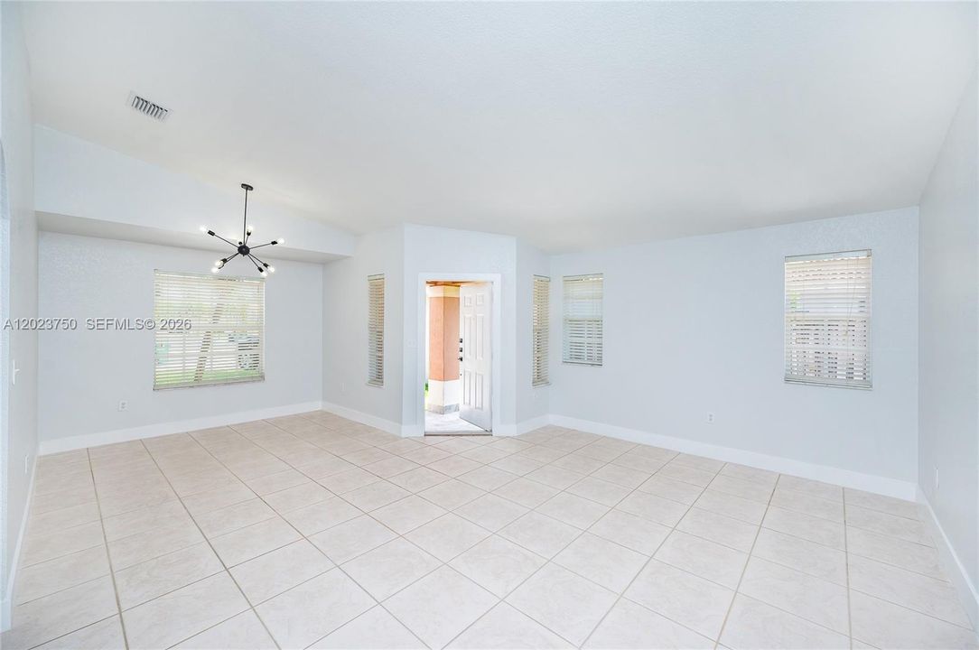 Active With Contract: $3,000 (3 beds, 2 baths, 1723 Square Feet)