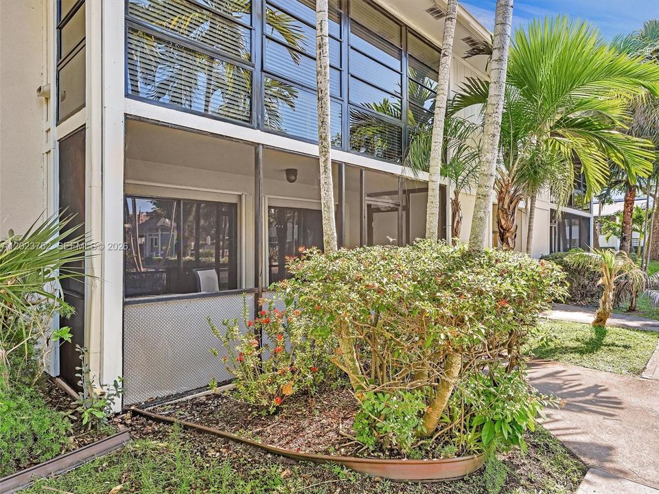 En Venta: $199,700 (2 camas, 2 baños, 835 Pies cuadrados)