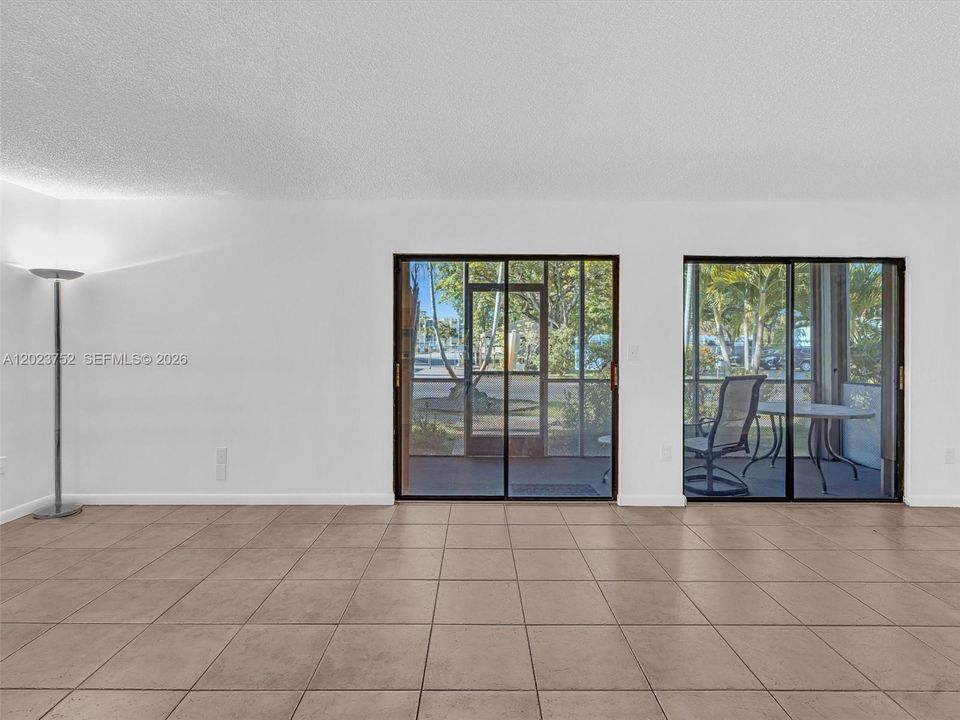 En Venta: $199,700 (2 camas, 2 baños, 835 Pies cuadrados)