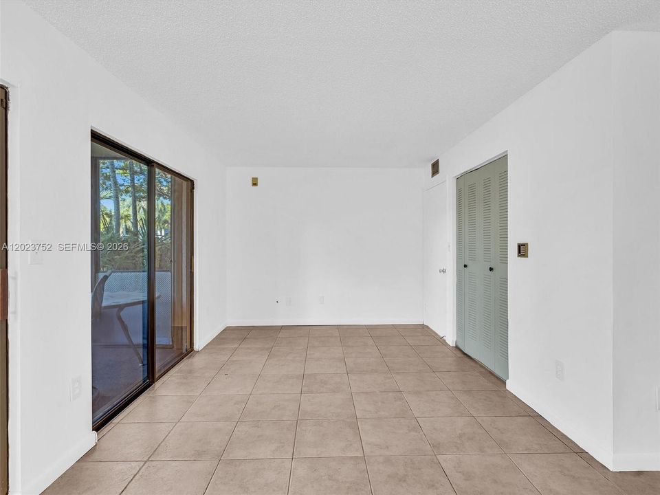 En Venta: $199,700 (2 camas, 2 baños, 835 Pies cuadrados)