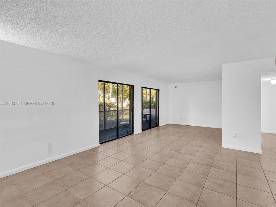 En Venta: $199,700 (2 camas, 2 baños, 835 Pies cuadrados)