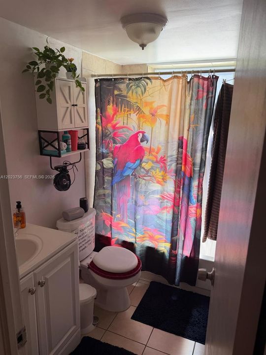 For Sale: $210,000 (1 beds, 1 baths, 629 Square Feet)