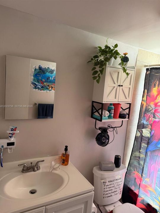 For Sale: $210,000 (1 beds, 1 baths, 629 Square Feet)