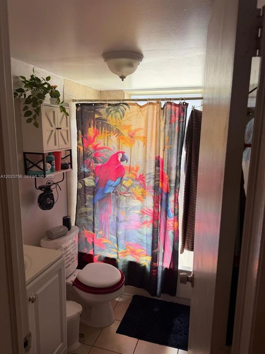 For Sale: $210,000 (1 beds, 1 baths, 629 Square Feet)