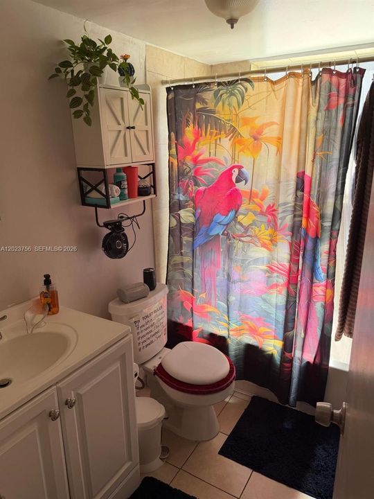 For Sale: $210,000 (1 beds, 1 baths, 629 Square Feet)