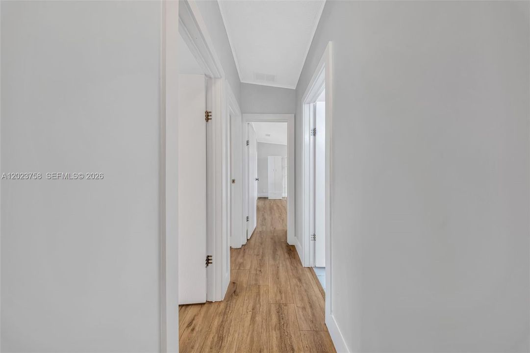For Sale: $280,000 (3 beds, 2 baths, 1690 Square Feet)