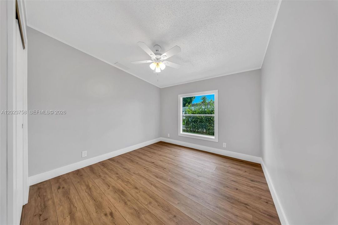 For Sale: $280,000 (3 beds, 2 baths, 1690 Square Feet)