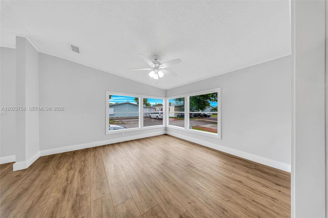 For Sale: $280,000 (3 beds, 2 baths, 1690 Square Feet)