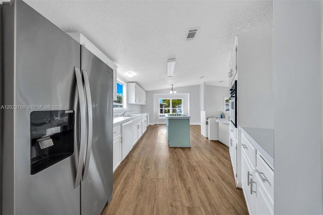 For Sale: $280,000 (3 beds, 2 baths, 1690 Square Feet)