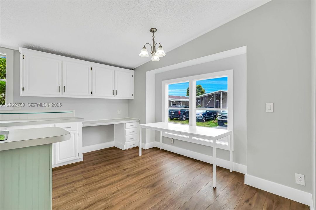 For Sale: $280,000 (3 beds, 2 baths, 1690 Square Feet)