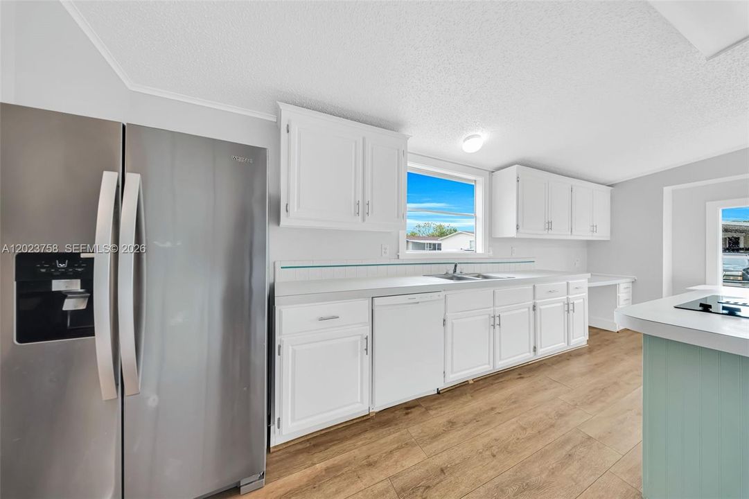 For Sale: $280,000 (3 beds, 2 baths, 1690 Square Feet)