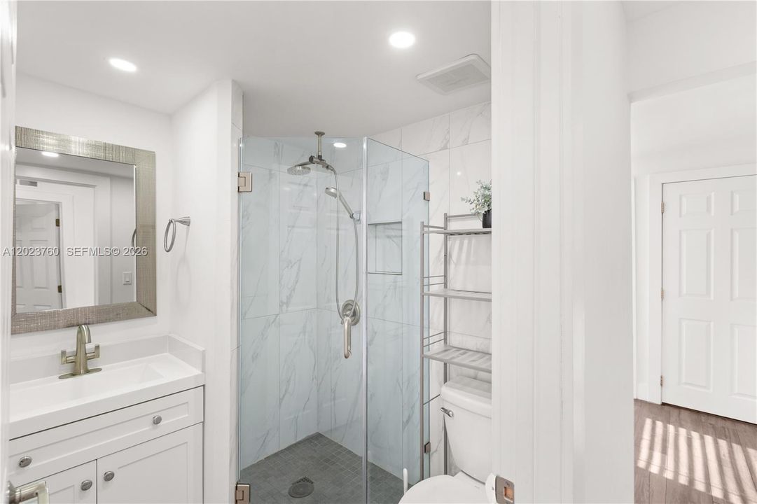 For Sale: $998,000 (2 beds, 1 baths, 1069 Square Feet)