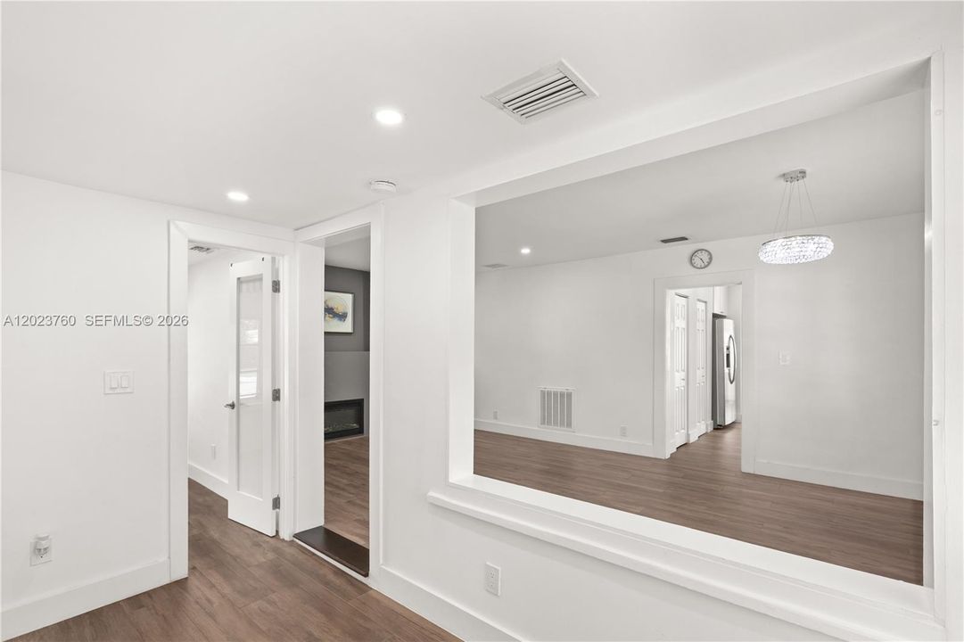 For Sale: $998,000 (2 beds, 1 baths, 1069 Square Feet)