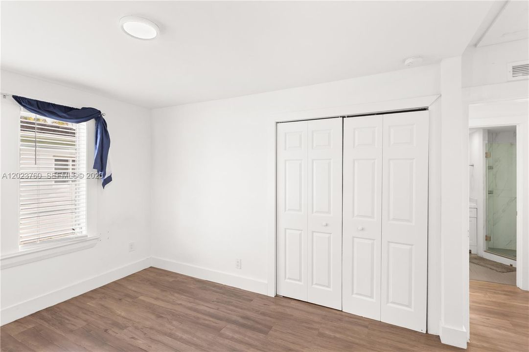 For Sale: $998,000 (2 beds, 1 baths, 1069 Square Feet)