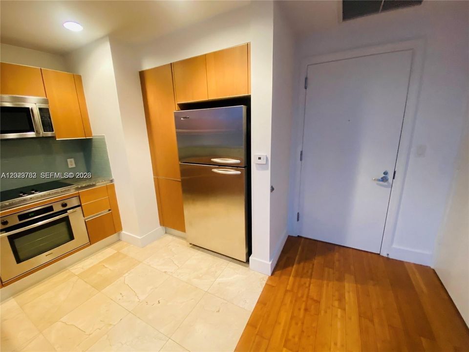 For Sale: $395,000 (0 beds, 1 baths, 551 Square Feet)