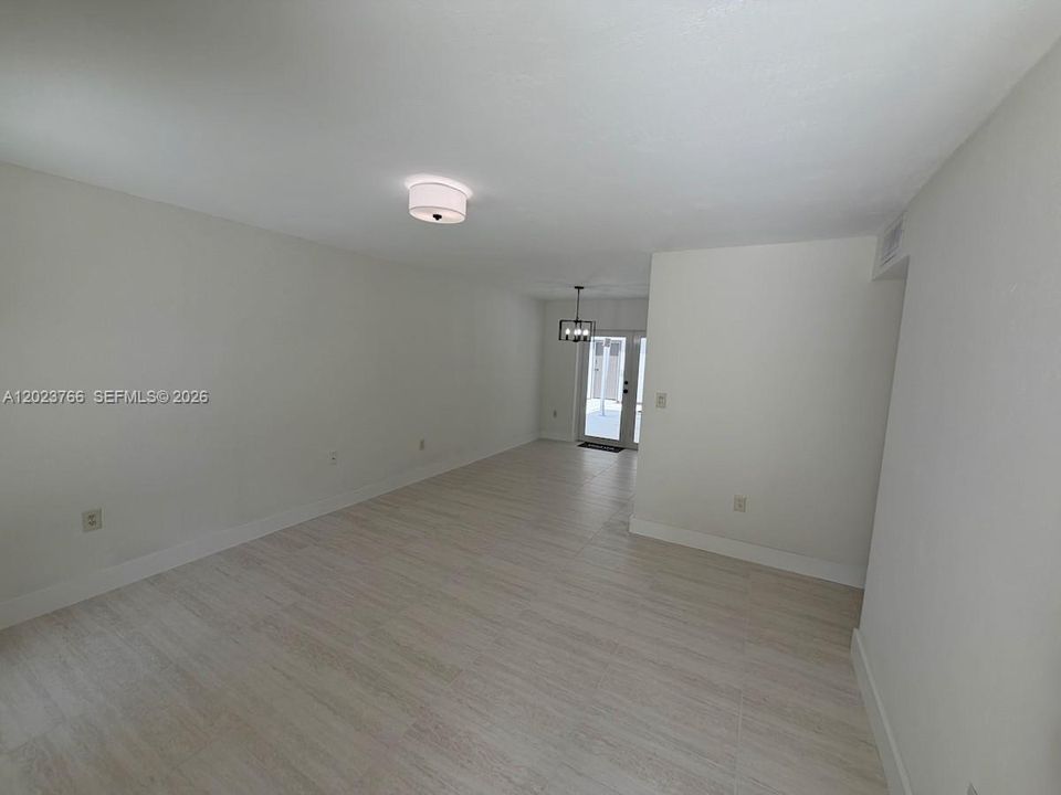 Active With Contract: $3,500 (4 beds, 2 baths, 1152 Square Feet)