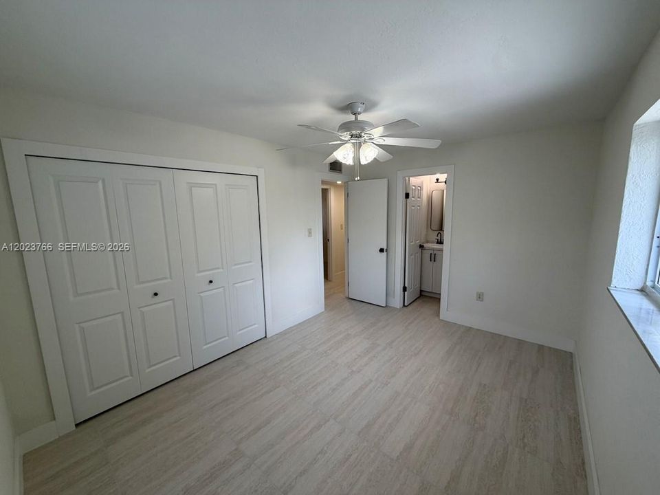 Active With Contract: $3,500 (4 beds, 2 baths, 1152 Square Feet)