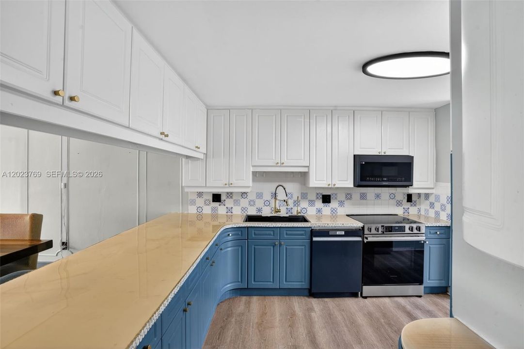 En Venta: $649,000 (2 camas, 2 baños, 1272 Pies cuadrados)