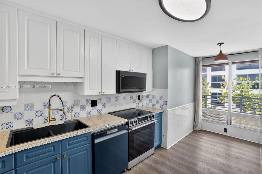 En Venta: $649,000 (2 camas, 2 baños, 1272 Pies cuadrados)