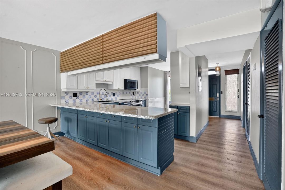 En Venta: $649,000 (2 camas, 2 baños, 1272 Pies cuadrados)