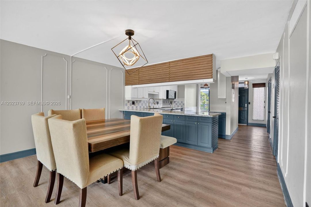 En Venta: $649,000 (2 camas, 2 baños, 1272 Pies cuadrados)
