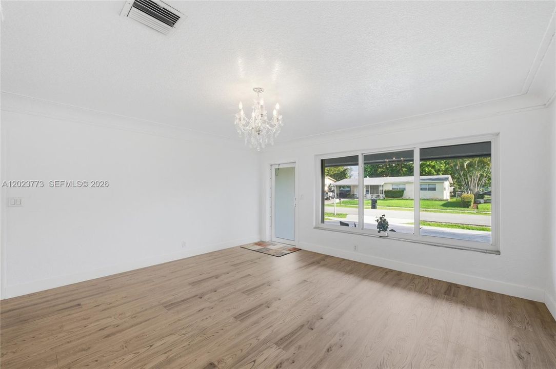 На продажу: $549,900 (5 спален, 4 ванн, 1706 Квадратных фут)