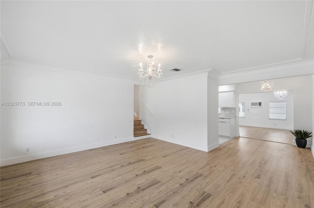 На продажу: $549,900 (5 спален, 4 ванн, 1706 Квадратных фут)