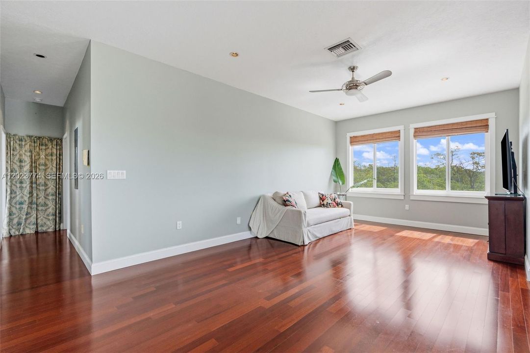 For Sale: $1,565,000 (3 beds, 2 baths, 2169 Square Feet)