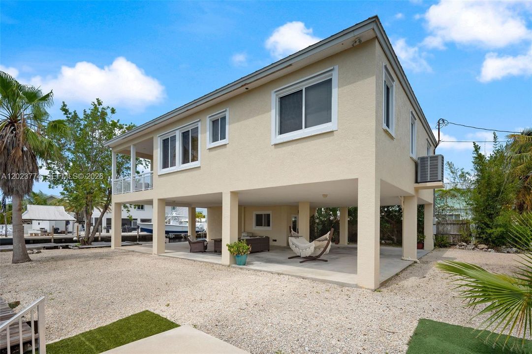 For Sale: $1,565,000 (3 beds, 2 baths, 2169 Square Feet)