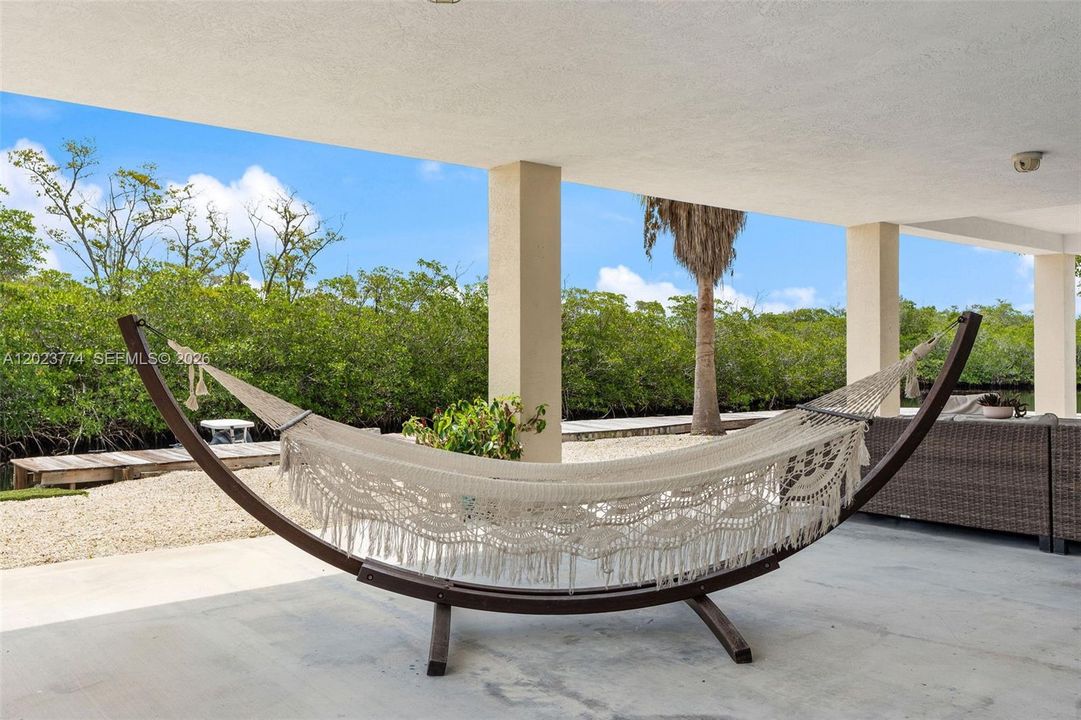 For Sale: $1,565,000 (3 beds, 2 baths, 2169 Square Feet)