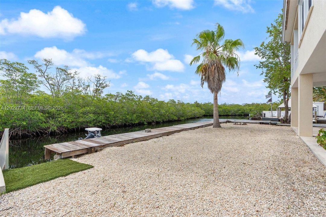 For Sale: $1,565,000 (3 beds, 2 baths, 2169 Square Feet)