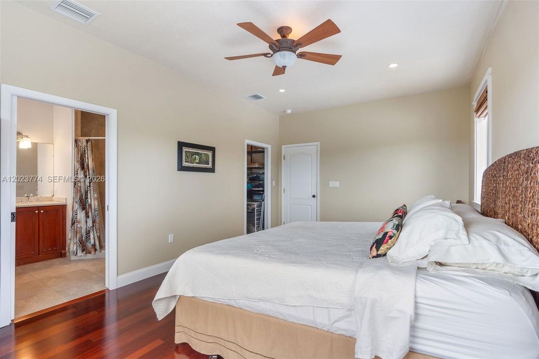 For Sale: $1,565,000 (3 beds, 2 baths, 2169 Square Feet)