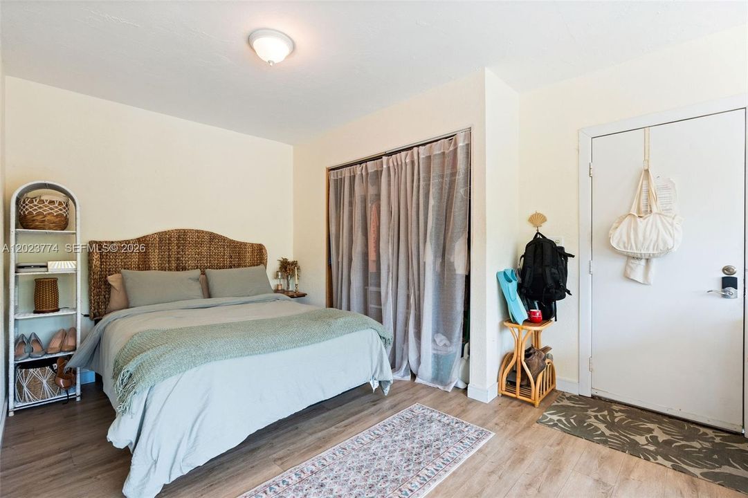 For Sale: $1,565,000 (3 beds, 2 baths, 2169 Square Feet)