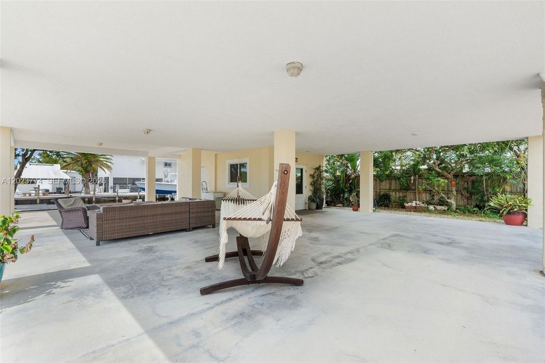 For Sale: $1,565,000 (3 beds, 2 baths, 2169 Square Feet)
