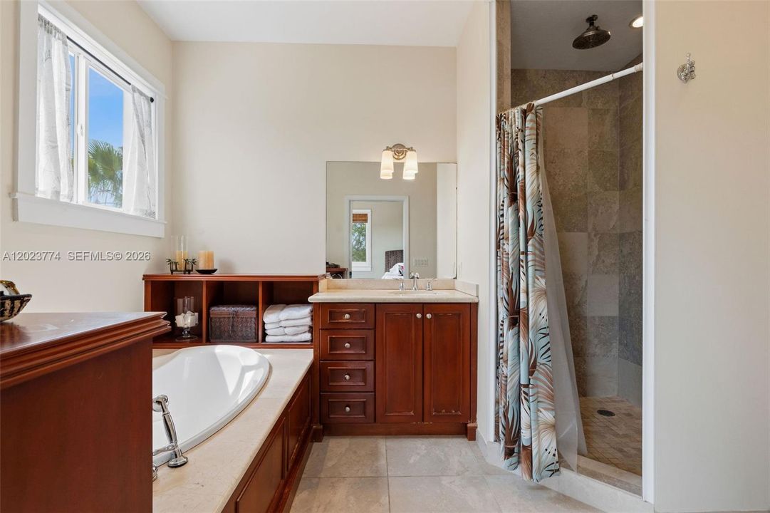 For Sale: $1,565,000 (3 beds, 2 baths, 2169 Square Feet)
