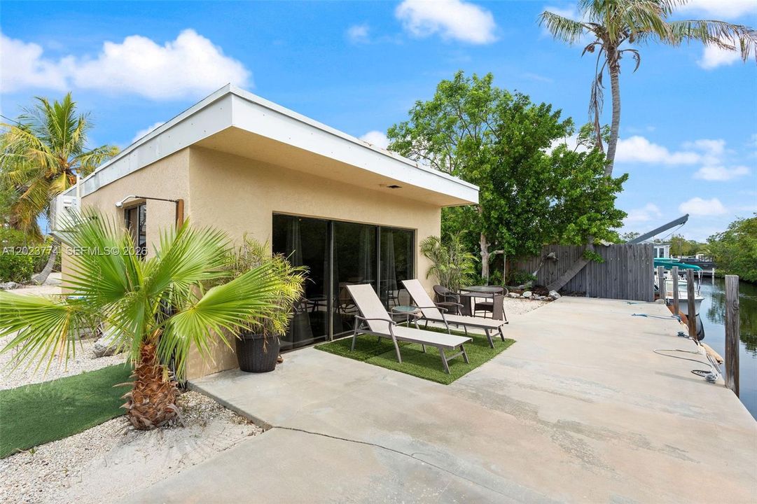 For Sale: $1,565,000 (3 beds, 2 baths, 2169 Square Feet)