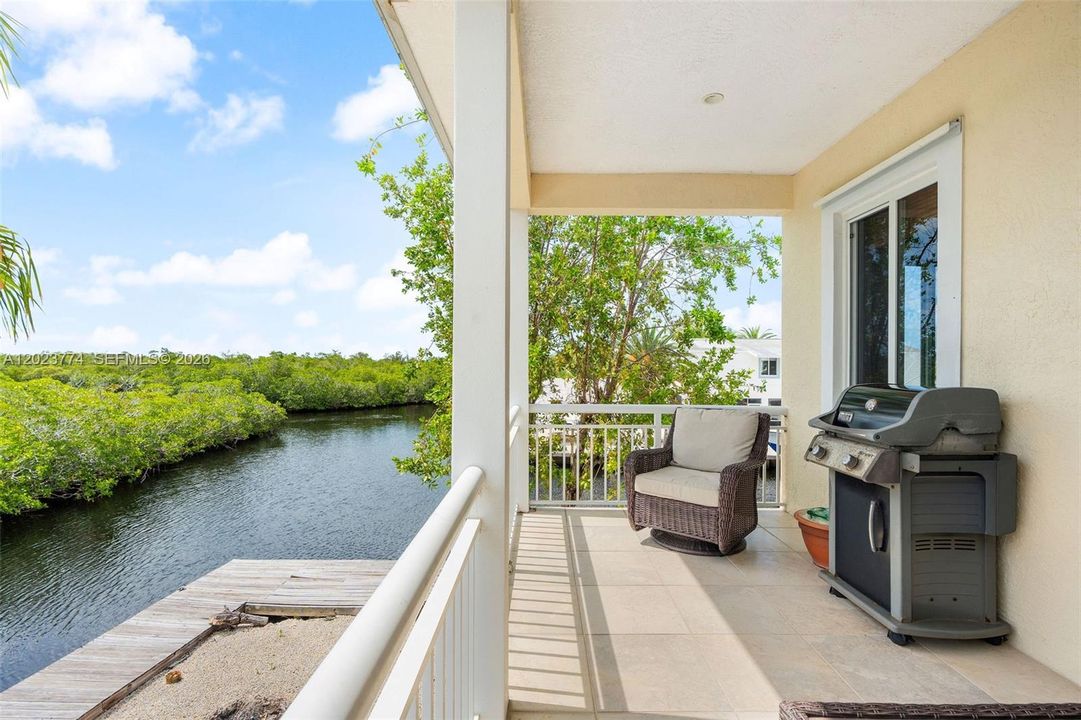 For Sale: $1,565,000 (3 beds, 2 baths, 2169 Square Feet)