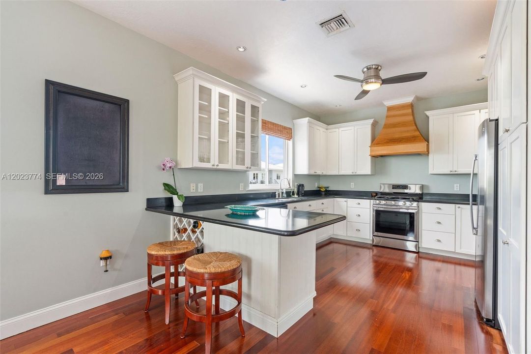 For Sale: $1,565,000 (3 beds, 2 baths, 2169 Square Feet)