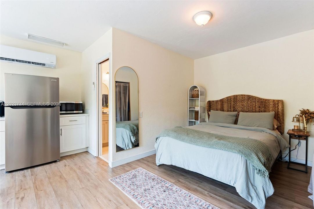 For Sale: $1,565,000 (3 beds, 2 baths, 2169 Square Feet)