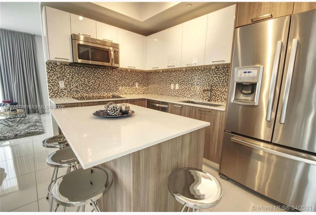 En Venta: $578,888 (2 camas, 2 baños, 1073 Pies cuadrados)
