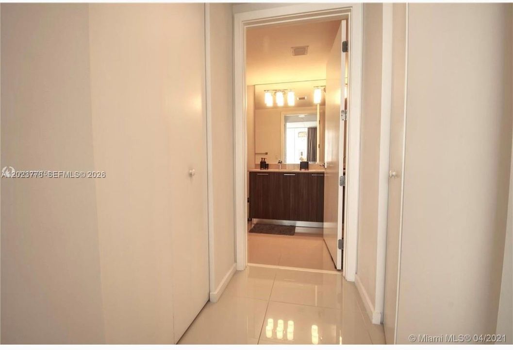 En Venta: $578,888 (2 camas, 2 baños, 1073 Pies cuadrados)