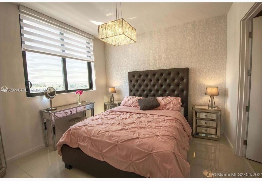 En Venta: $578,888 (2 camas, 2 baños, 1073 Pies cuadrados)