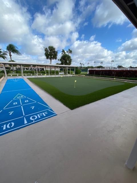 SHUFFLE BOARD