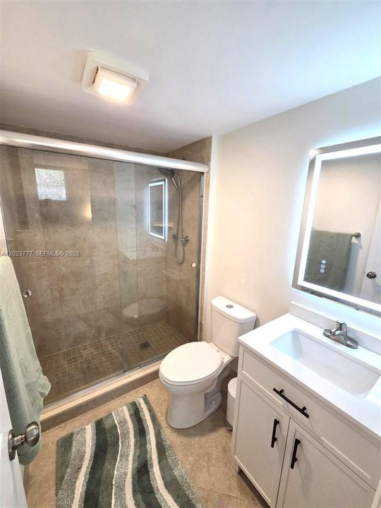 For Sale: $219,900 (2 beds, 2 baths, 725 Square Feet)