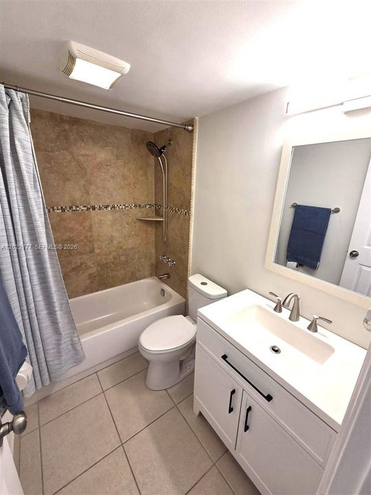 For Sale: $219,900 (2 beds, 2 baths, 725 Square Feet)