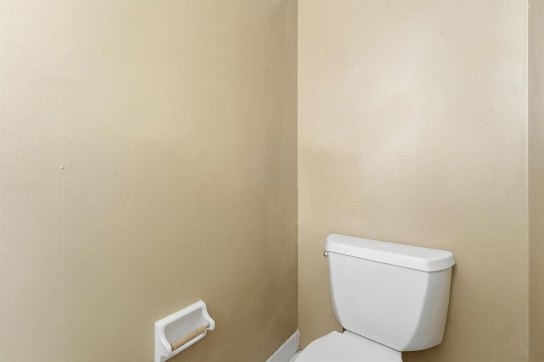 16_bathroom