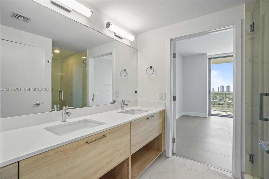 Active With Contract: $4,000 (2 beds, 2 baths, 1119 Square Feet)