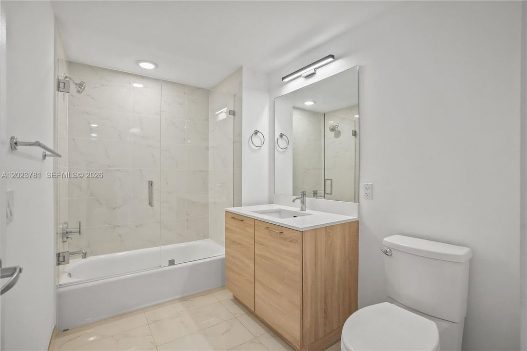 Active With Contract: $4,000 (2 beds, 2 baths, 1119 Square Feet)